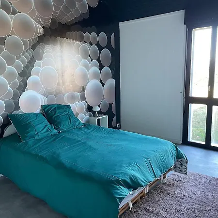 Dans Maison D 'architect Latronquière